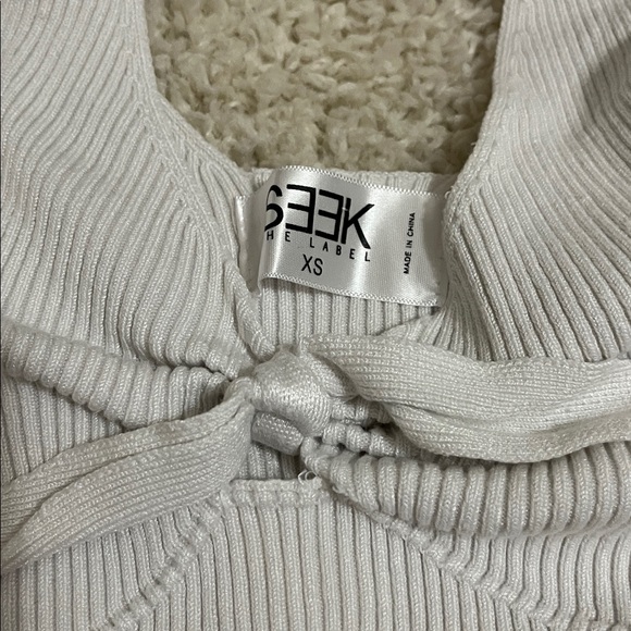 Cropped Tank Top - Picture 2 of 3